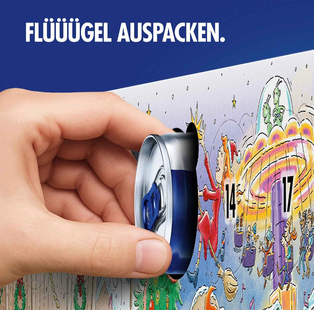 Detailaufnahme des Red Bull Adventskalenders 2025 beim Öffnen eines Türchens mit einer Dose. 24 Überraschungen mit Energy Drinks in 16 Sorten.